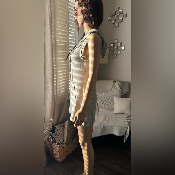 BCBGeneration Gray Shorts Romper Size XXS - Picture 7 of 11